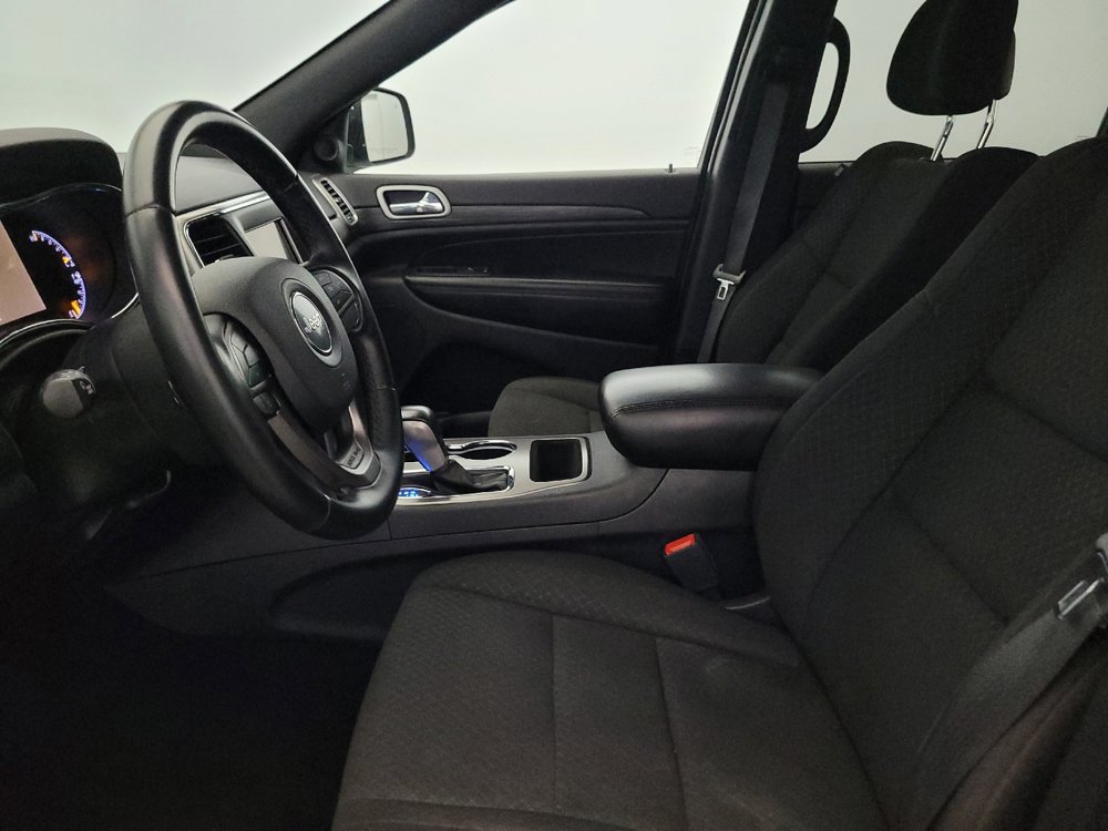 Used 2021 Jeep Grand Cherokee Laredo AWD/4WD image 17