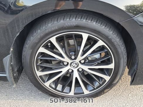 Used 2019 Toyota Camry SE w/ Convenience Package FWD image 19