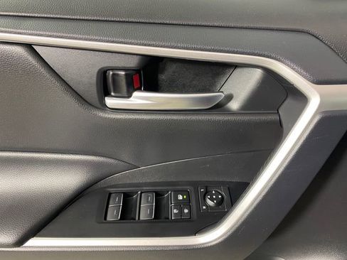 Used 2025 Toyota RAV4 XLE image 21