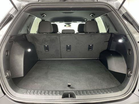 Certified 2025 GMC Terrain Elevation AWD/4WD image 27