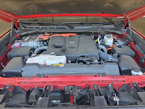 Used 2023 Toyota Tundra Platinum image 11