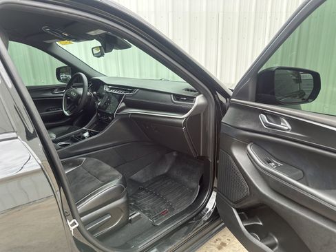 Used 2024 Jeep Grand Cherokee L Laredo image 17