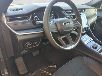 New 2025 Jeep Grand Cherokee L Altitude video 3