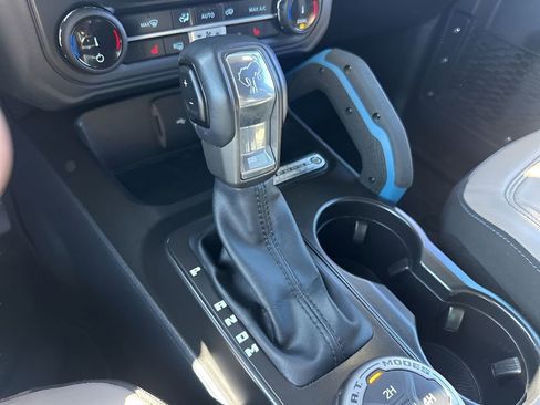 Used 2022 Ford Bronco Wildtrak image 16