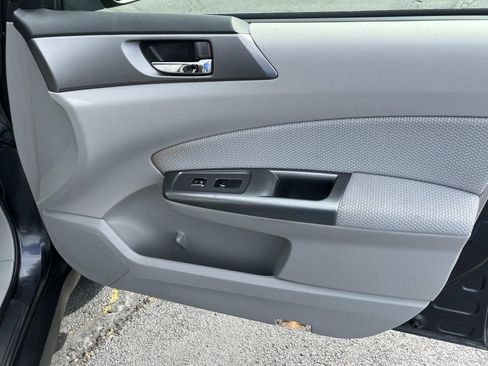 Used 2012 Subaru Forester 2.5X Premium AWD/4WD image 23