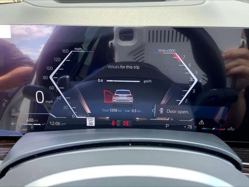 Used 2026 BMW X5 sDrive40i w/ M Sport Package image 36