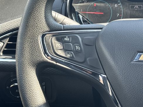 Used 2018 Chevrolet Cruze LT w/ Convenience Package image 5