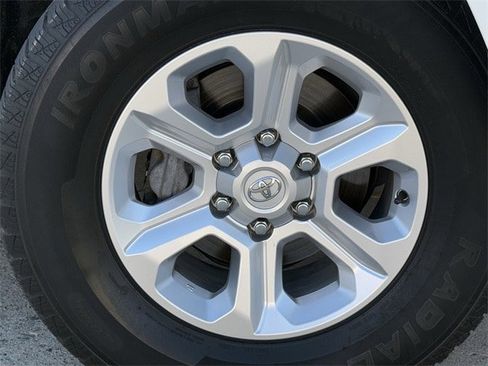 Used 2022 Toyota 4Runner SR5 image 10