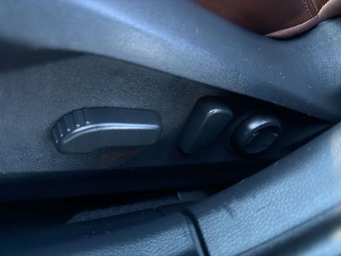 Used 2020 Subaru Outback Touring image 18