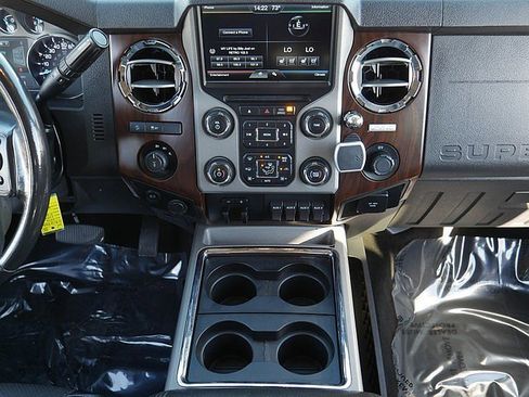 Used 2016 Ford F250 Lariat w/ Lariat Interior Package image 20