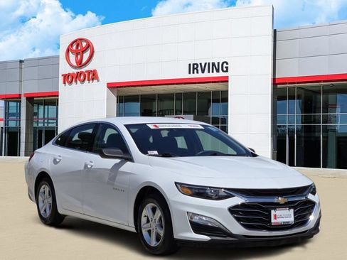 Used 2024 Chevrolet Malibu LS FWD image 2