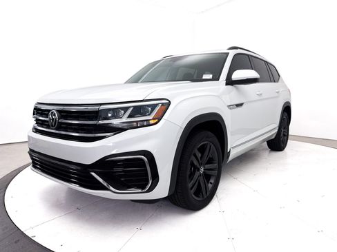 Used 2021 Volkswagen Atlas SE w/ Towing Package FWD image 12