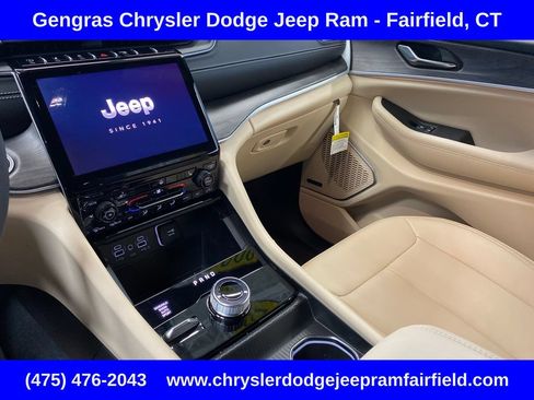 Certified 2024 Jeep Grand Cherokee L Limited AWD/4WD image 15