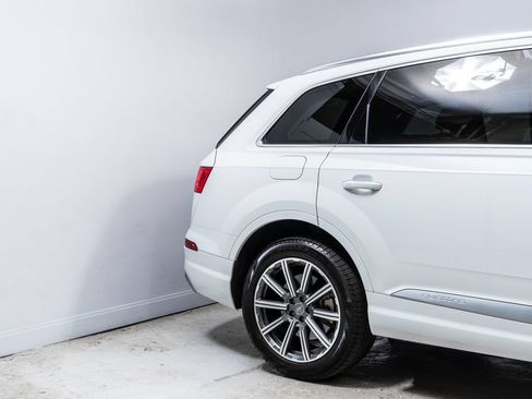 Used 2019 Audi Q7 3.0T Premium w/ Convenience Package AWD/4WD image 11