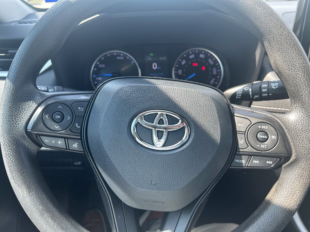 Used 2021 Toyota RAV4 XLE w/ Convenience Package AWD/4WD image 6