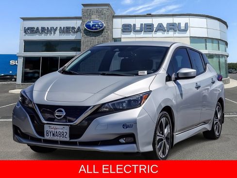 Used 2022 Nissan Leaf SV FWD image 3