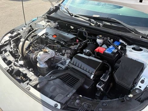 Used 2024 Honda Civic Sport image 10