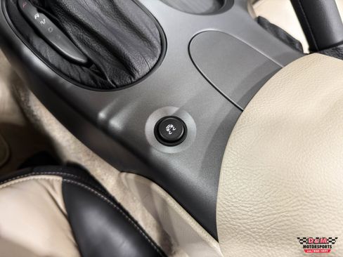 Used 2007 Chevrolet Corvette Convertible w/ Preferred Equipment Group image 24