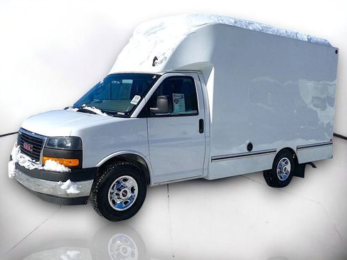 Used 2021 GMC Savana 3500 w/ Power Convenience Package image 2