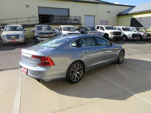 Used 2018 Volvo S90 T5 Momentum w/ Convenience Package image 8