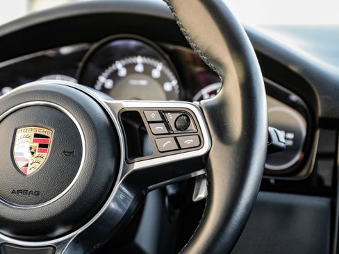 Used 2020 Porsche Cayenne image 17