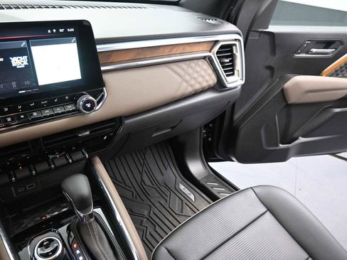 Used 2023 GMC Canyon Denali image 22