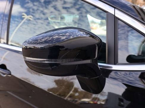 Used 2026 Chrysler Pacifica Select image 22