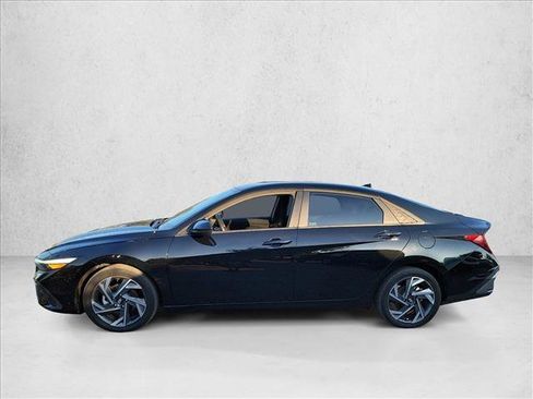 Used 2025 Hyundai Elantra Sport w/ Cargo Package FWD image 8