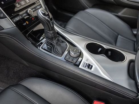 Used 2017 INFINITI Q60 2.0t w/ Moonroof Package image 11