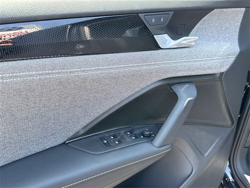 New 2025 Volkswagen Tiguan S image 9