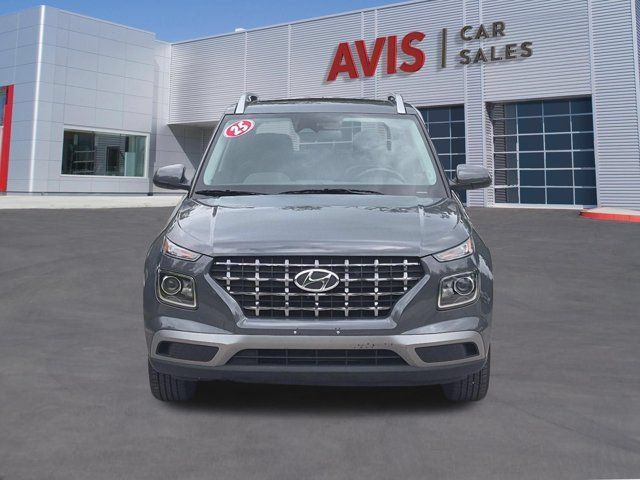 Used 2025 Hyundai Venue SEL FWD image 2