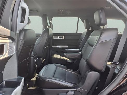 Used 2022 Ford Explorer Limited w/ Equipment Group 301A image 13