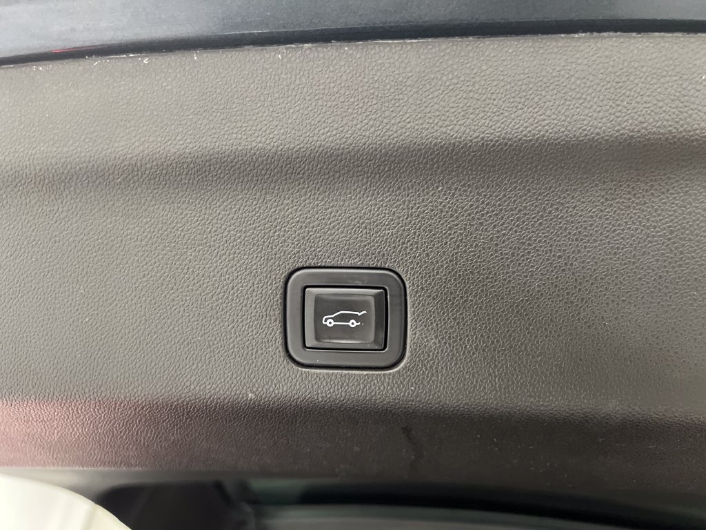 Used 2021 GMC Yukon XL Denali AWD/4WD image 46