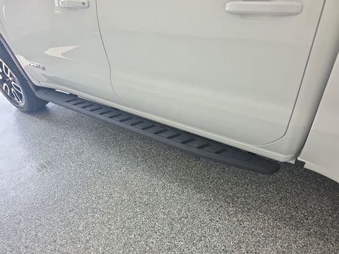 Used 2025 GMC Sierra 1500 AT4 w/ AT4 Premium Package AWD/4WD image 26