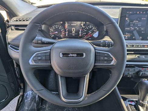 New 2026 Jeep Compass Latitude image 16