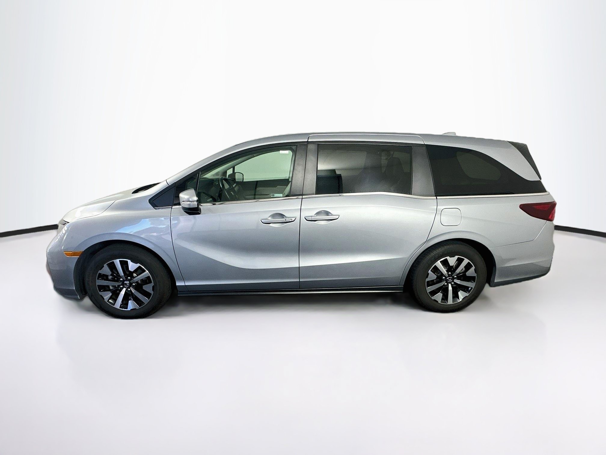 Used 2025 Honda Odyssey EX-L image 4