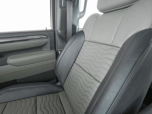 Used 2025 Chevrolet Silverado 2500 ZR2 w/ Technology Package image 27