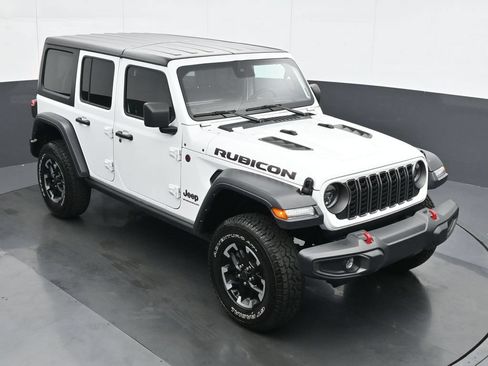 Used 2025 Jeep Wrangler Unlimited Rubicon AWD/4WD image 25