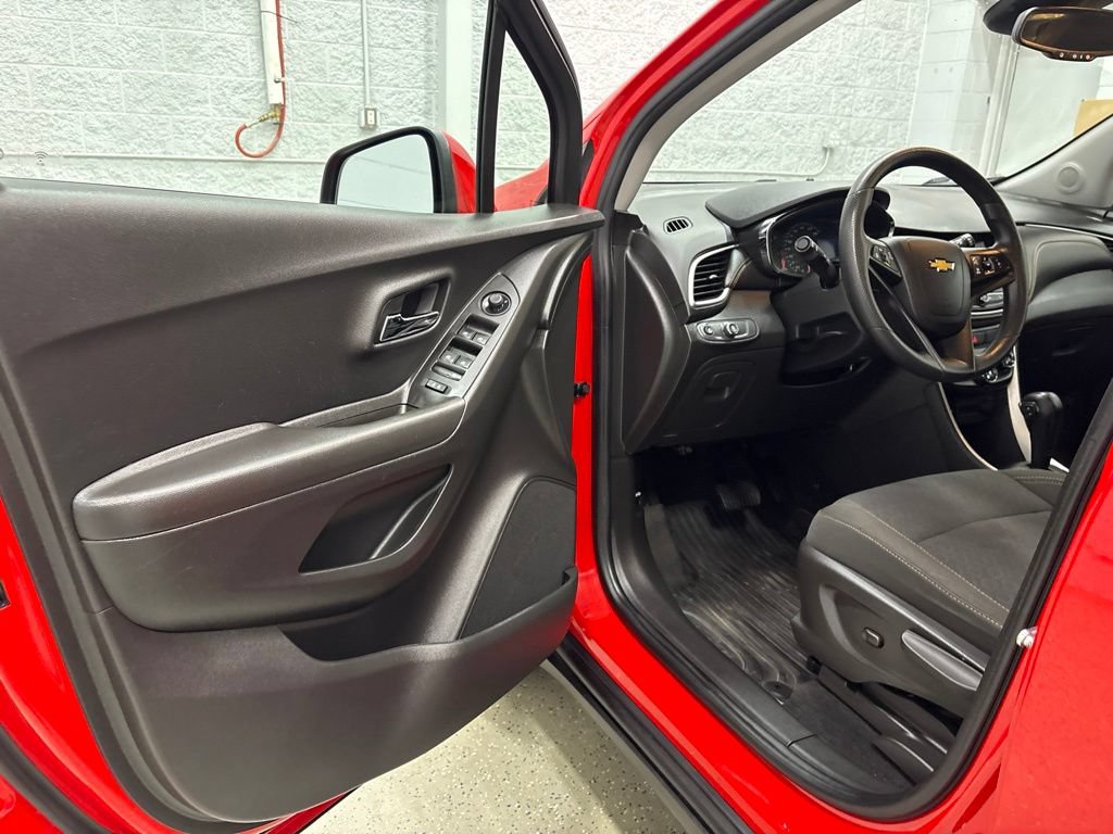 Used 2020 Chevrolet Trax LS w/ Tint and Cruise Package FWD image 13