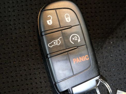 Used 2023 Dodge Durango R/T w/ Hemi Orange Plus Package AWD/4WD image 31