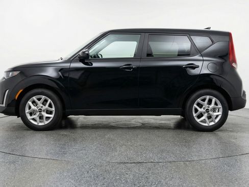 Used 2025 Kia Soul LX w/ LX Technology Package image 5
