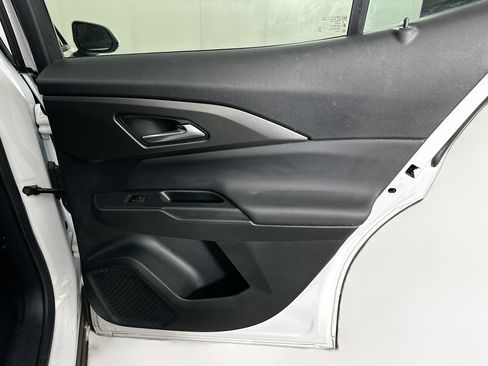 Used 2025 Chevrolet Equinox EV LT FWD image 29