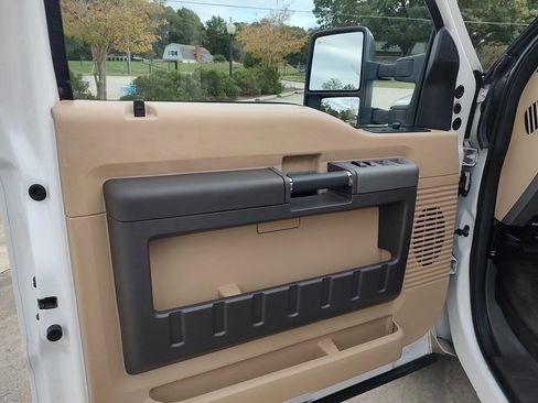 Used 2011 Ford F450 Lariat w/ Chrome Pkg image 10