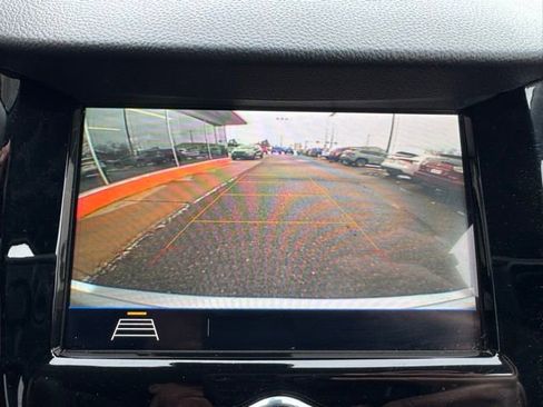 Used 2018 Chevrolet Trax LT w/ LT Convenience Package image 20