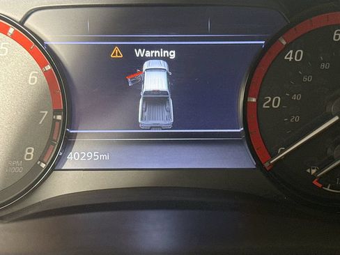Used 2022 Nissan Frontier PRO-4X AWD/4WD image 14