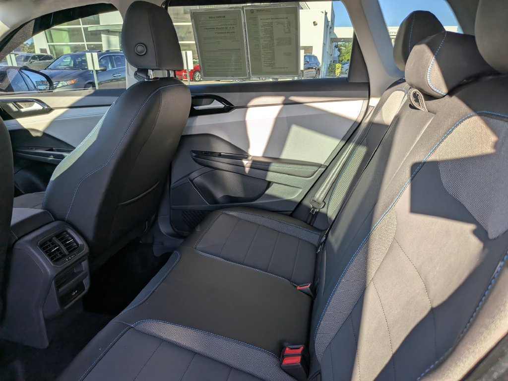 Certified 2024 Volkswagen Taos SE w/ Taos Adventure Package (SXB) FWD image 14
