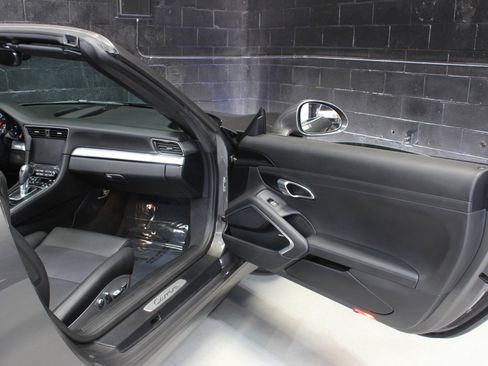 Used 2017 Porsche 911 Carrera image 28