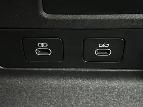 Used 2025 Land Rover Range Rover Velar S image 23