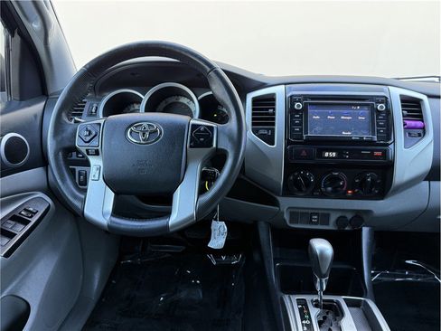 Used 2014 Toyota Tacoma PreRunner image 15