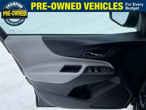 Used 2020 Chevrolet Equinox LS image 15